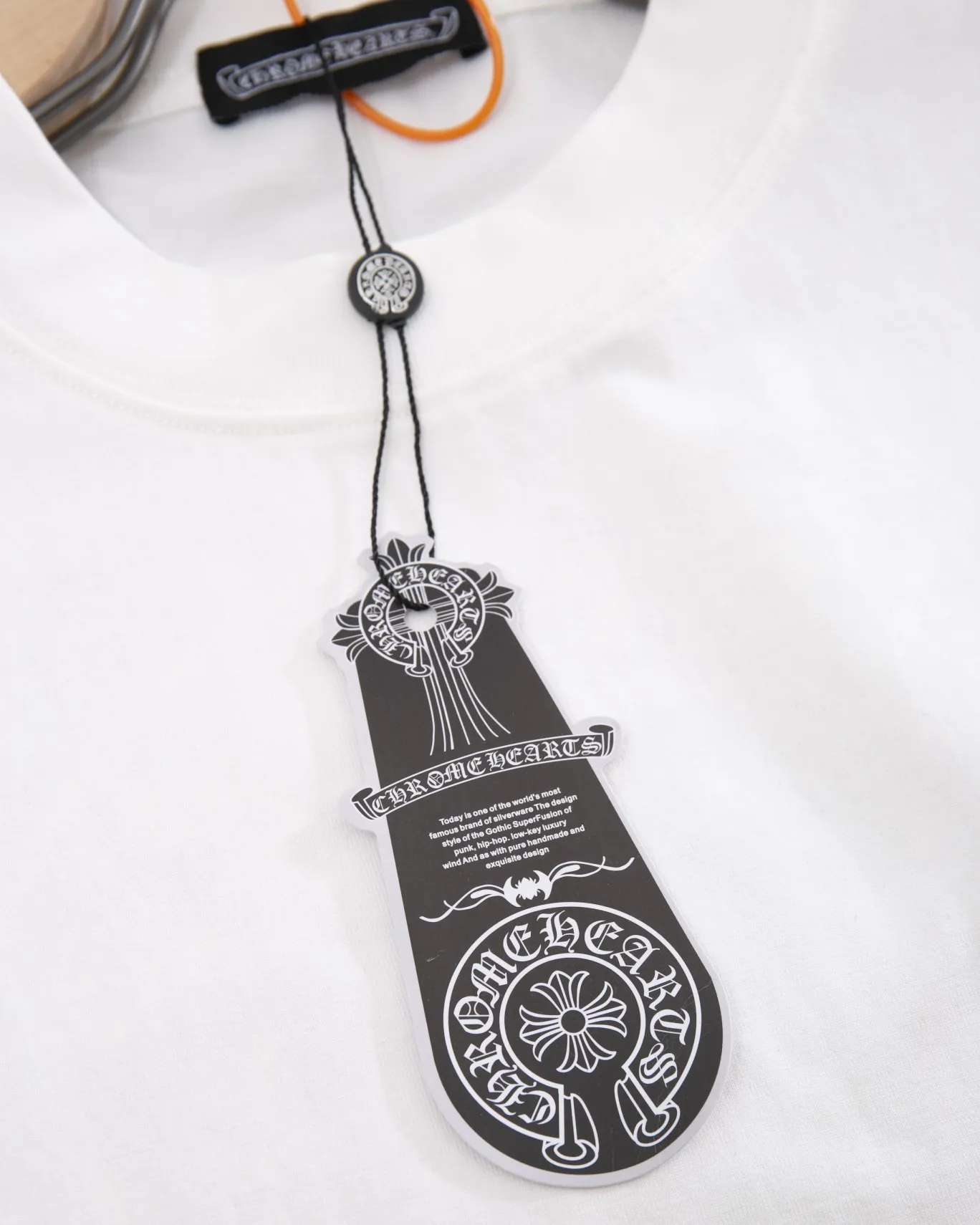 P190 💰 CHROME HEARTS hot-drilled short-sleeved T-shirt. High-end hot-drilled flower craftsmanship with front and rear logos. The fabric is comfortable and soft, with high-end washing. The ribs are custom-dyed in the same vat. Three standards are complete, the official website is synchronized, and the original mold is opened. The same style for men and women. It is also a practical item that is necessary for daily use. Color: Black White Pink Size: S M L XL